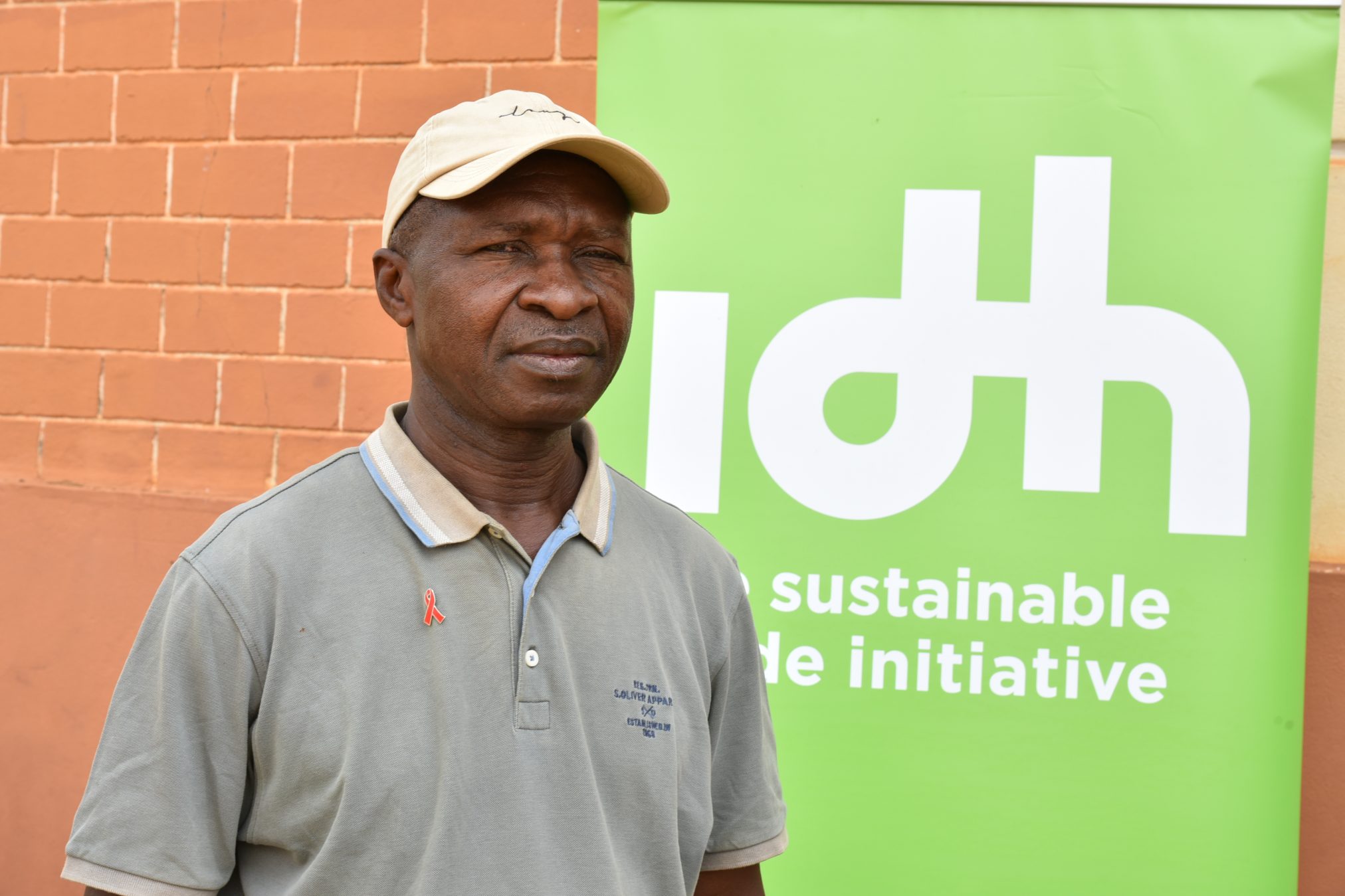 “We are happy to have been chosen to be part of IDH initiative. We need to change the old way of working and to improve it. We need to have other knowledge that can help us better express ourselves in the field. For example, we should avoid destroying the trees, because it is the trees that improve biodiversity.”